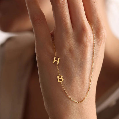 Colar Letra Lateral Charme | Personalizado